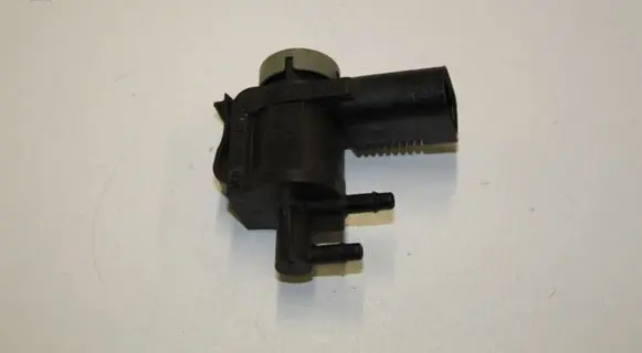 Audi A4 S4 B8 8K Turbo solenoid valve 1K0906283A