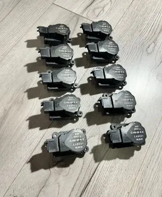 Mercedes-Benz CLK A209 C209 Air flap motor/actuator A2038201642