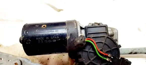 Peugeot 206 Wiper motor 0390241359