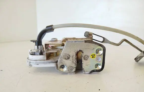 Honda FR-V Front door lock