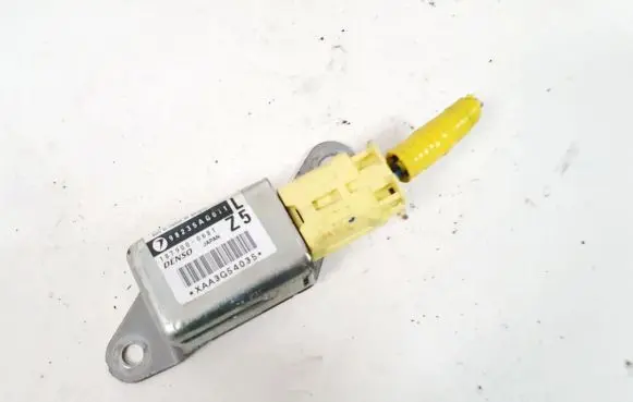 Subaru Legacy Airbag deployment crash/impact sensor 98235ag011 187900-0681