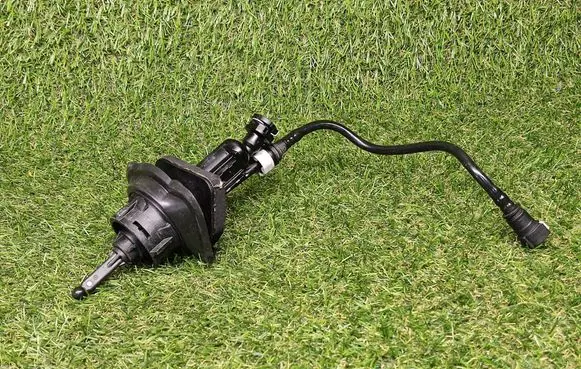 Ford Focus Clutch master cylinder 3M517A543AE
