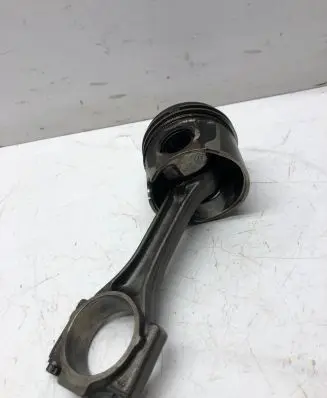 Volkswagen PASSAT B6 Piston with connecting rod