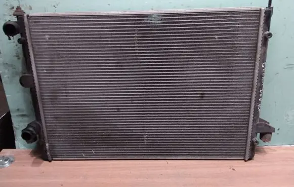 Ford Galaxy Coolant radiator 7M5121253A