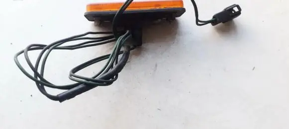 Mazda 626 Front fender indicator light