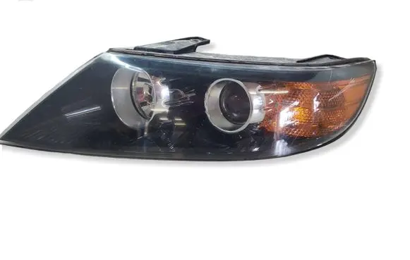 KIA Sorento Headlight/headlamp 921012P110