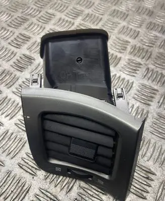 Toyota Avensis Verso Dashboard side air vent grill/cover trim 5566044080 5568744030 5566044050