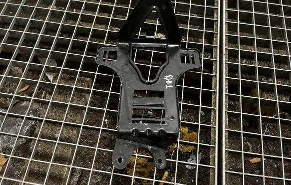 Porsche Cayenne (9PA) Other engine bay part 7L0907649A