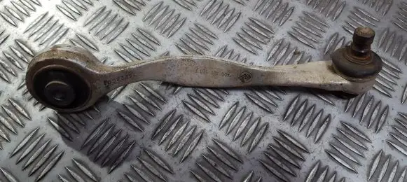 Volkswagen PASSAT B5 Front lower control arm/wishbone 4d0407510f