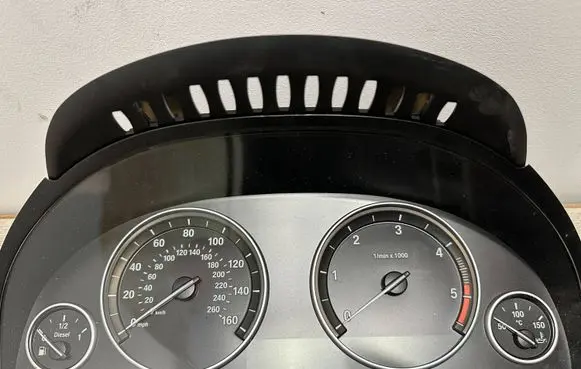 BMW 5 F10 F11 Speedometer (instrument cluster) 9249347 1605739 62108001