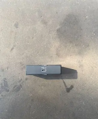 Audi A5 USB socket connector 8W0035708A