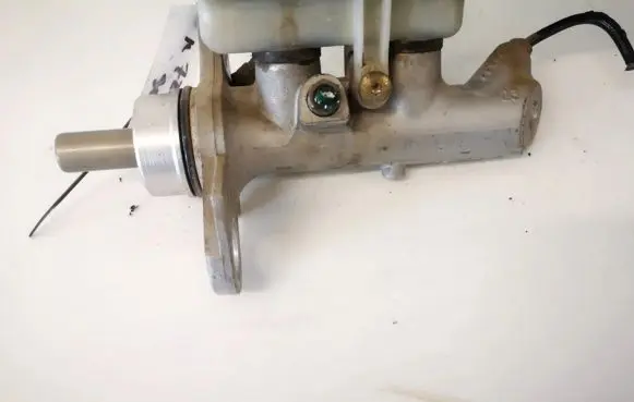 Master brake cylinder