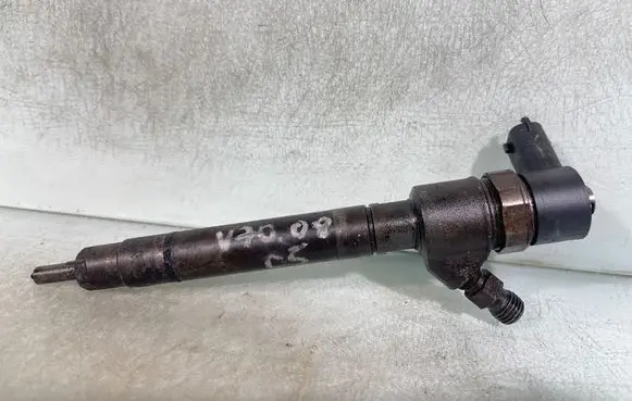 Volvo V70 Fuel injector 0445110298 30777526 5ahrb4ib