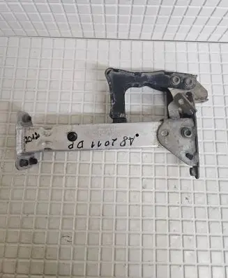 Audi A8 S8 D4 4H Front bumper mounting bracket 4H0806064E