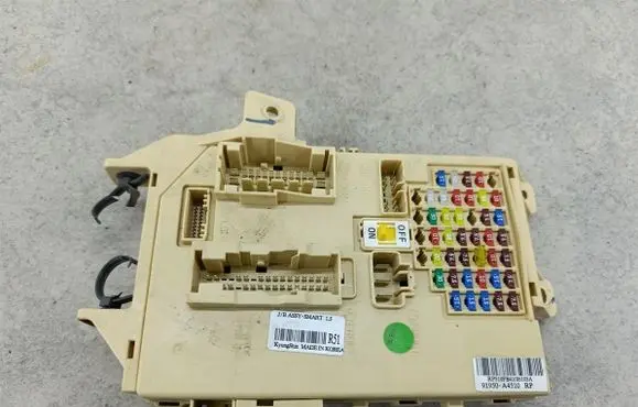 KIA Carens III Fuse box set 91950A4510