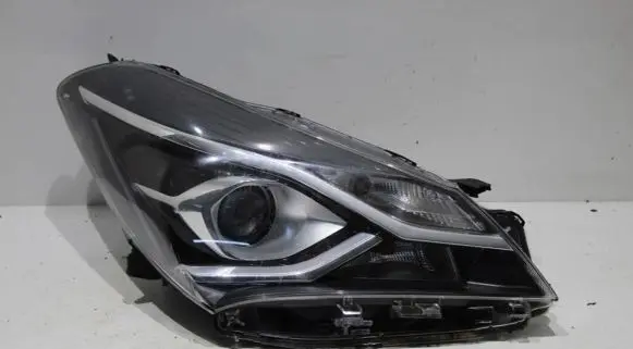 Toyota Yaris Headlight/headlamp