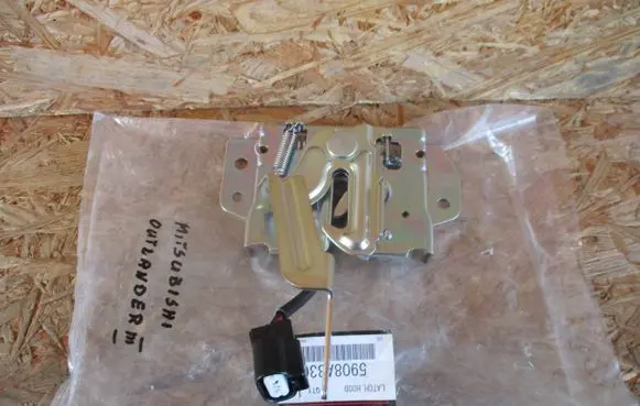 Mitsubishi Outlander Engine bonnet/hood lock/catch 5908A330