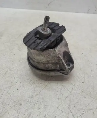BMW 5 E60 E61 Engine mount bracket
