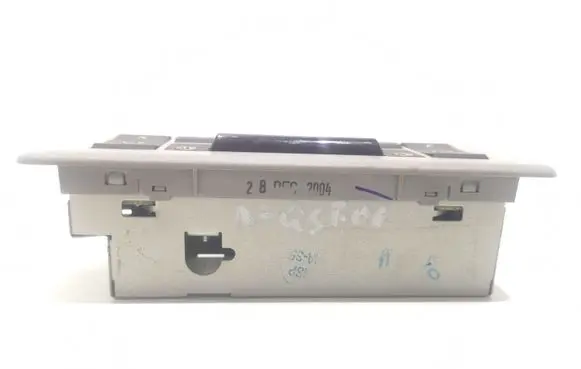 Nissan Quest Radio/CD/DVD/GPS head unit 282605Z000 CYCN6360X MX112231