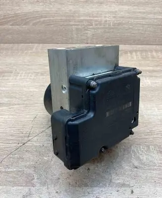 BMW 3 E46 ABS Pump 6751768 6751767