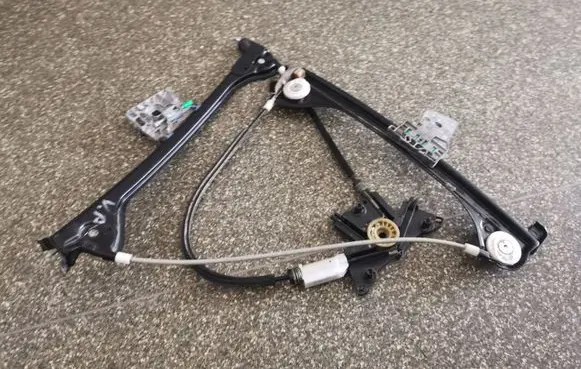 Mercedes-Benz SLK R172 Front door electric window regulator 