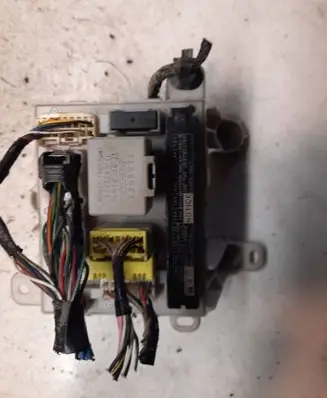 Toyota Previa (XR30, XR40) II Fuse module 435K28 0084
