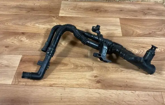 Peugeot 308 Engine coolant pipe/hose 9647768980