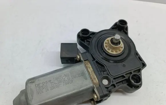 Mercedes-Benz CL C215 Front door window regulator motor 119651901 7743003010 24020509
