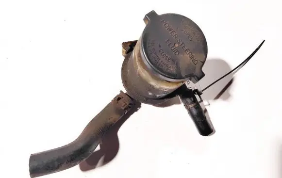 Toyota Avensis T250 Power steering fluid tank/reservoir