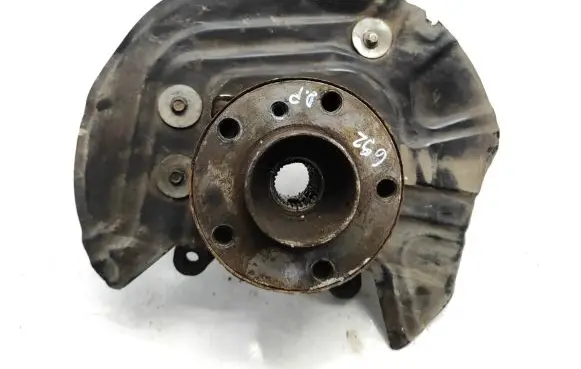 BMW X3 E83 Front wheel hub spindle knuckle