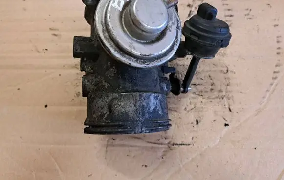 Volkswagen Transporter - Caravelle T5 EGR valve 070128070E 073604056 3M400