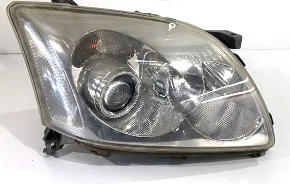 Toyota Avensis T250 Headlight/headlamp
