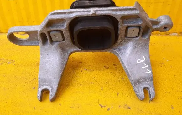 Nissan Qashqai Engine mount bracket 4BB0A 11220