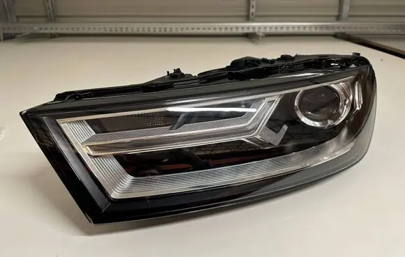 Audi Q7 4M Headlight/headlamp 4M0941005