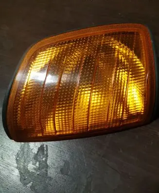 Mercedes-Benz E W124 Front indicator light 1305233929 42700R6