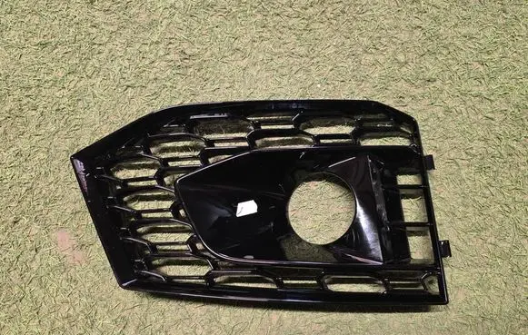 Audi RS5 Front bumper lower grill 8W6807682Q