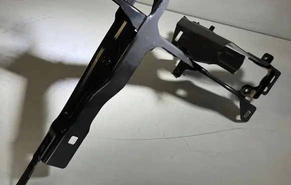 BMW M2 G87 Headlight/headlamp mounting bracket 9501608