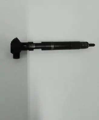 Mercedes-Benz E W212 Fuel injector 228354010