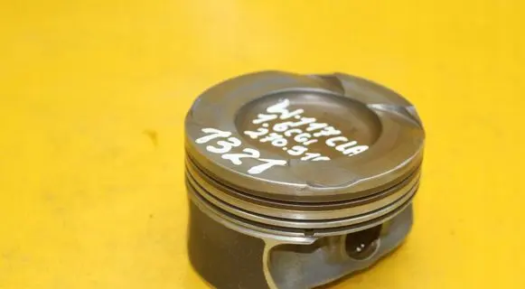 Mercedes-Benz CLA C117 X117 W117 Piston A2701617