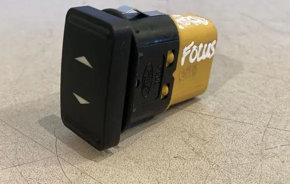 Ford Focus Electric window control switch 6M2T14529DA