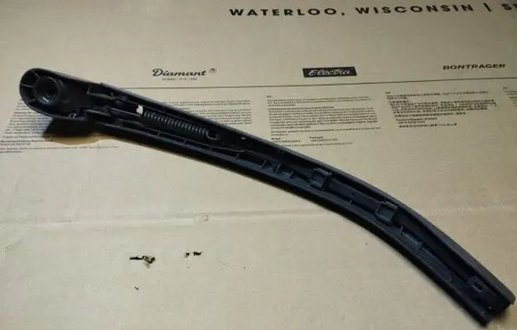 Honda FR-V Rear wiper blade arm