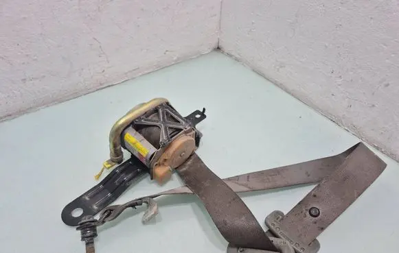 Nissan X-Trail T30 Front seatbelt TKAB2EG392