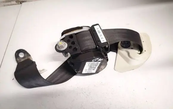 Rear seatbelt