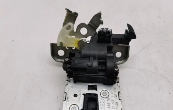 Audi A7 S7 4G Tailgate/trunk/boot lock/catch/latch 8K9927505A