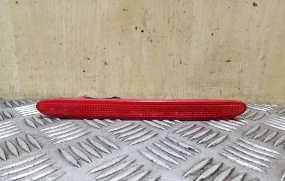 Honda CR-V Rear tail light reflector P3246R