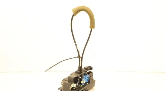 Opel Antara Front door lock