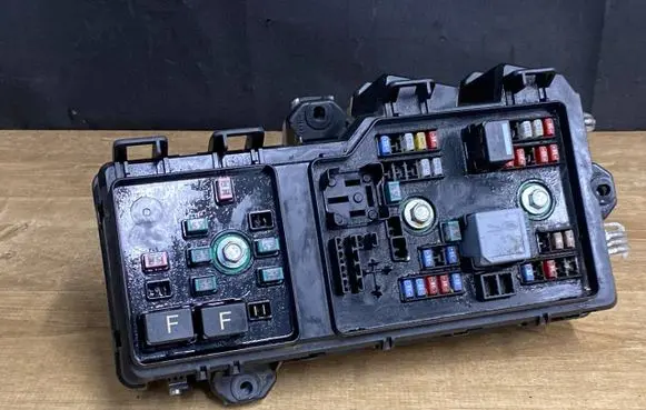 Land Rover Discovery Sport Fuse box set K8D2-14A073-AD K8D214A073AD K8D2-14A073