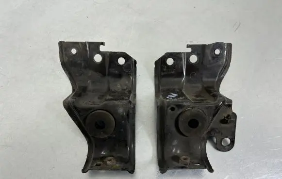 Honda CR-V Radiator mount bracket