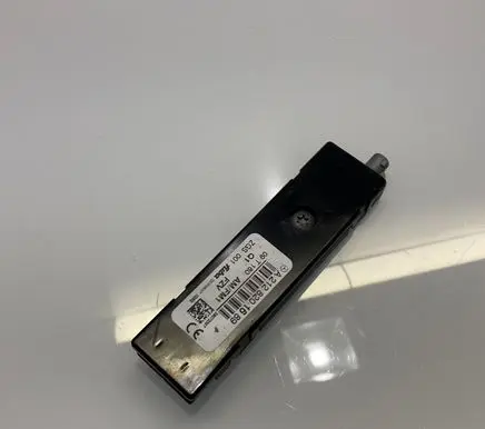 Mercedes-Benz E W212 Aerial antenna amplifier A2128201689 28072367 ZGS0013
