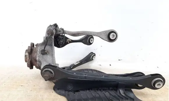 BMW X3 G01 Stub axle 6870983 6871029